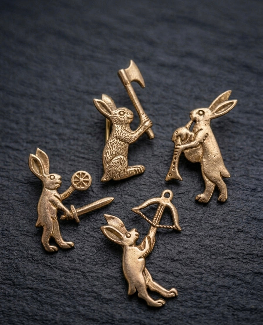 Mittelalterliches Abzeichen aus massivem Messing – Handgegossene Replik. Set(4St)