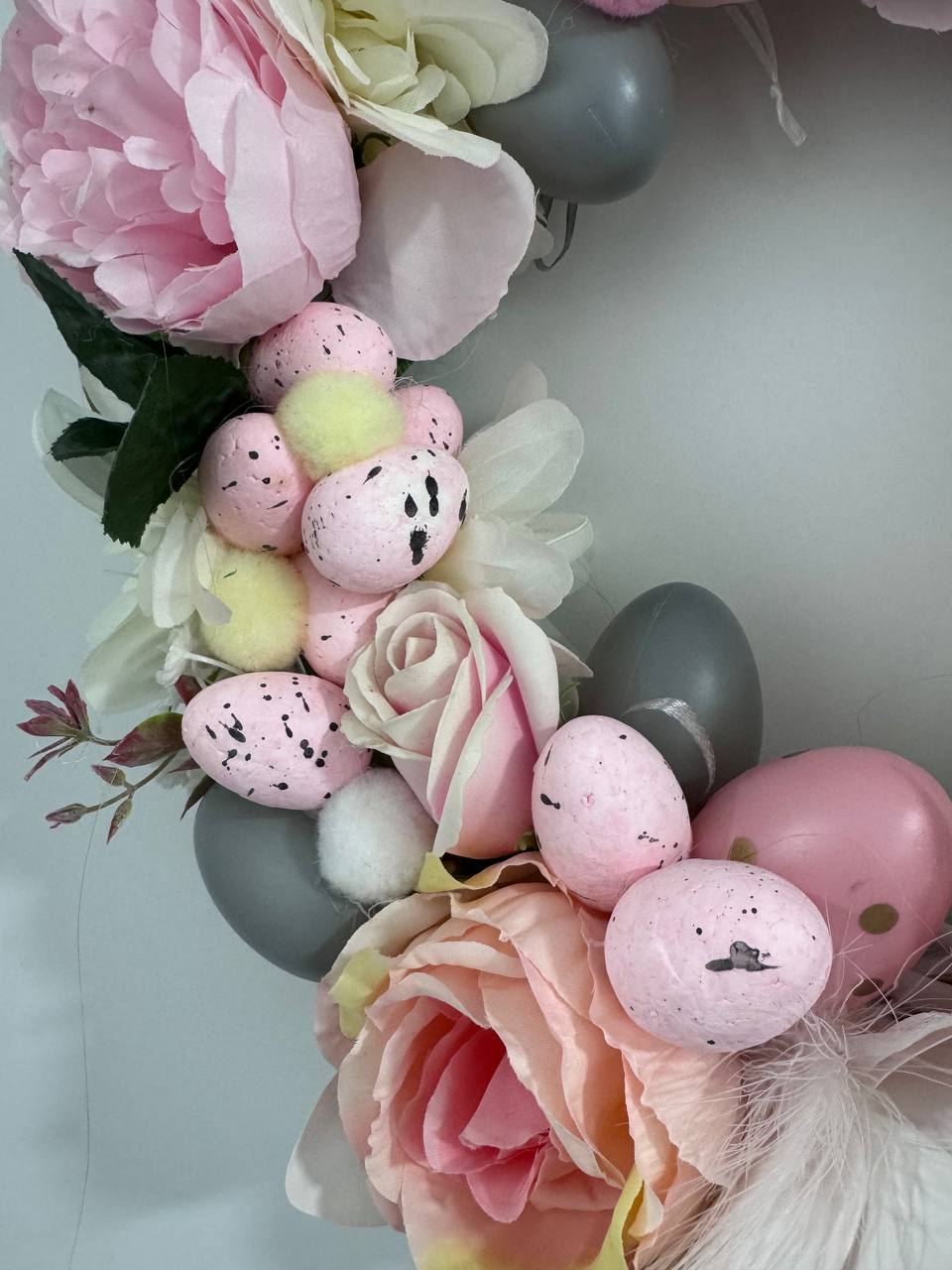 Handgefertigter Osterkranz in Rosa & Grau – Unikat