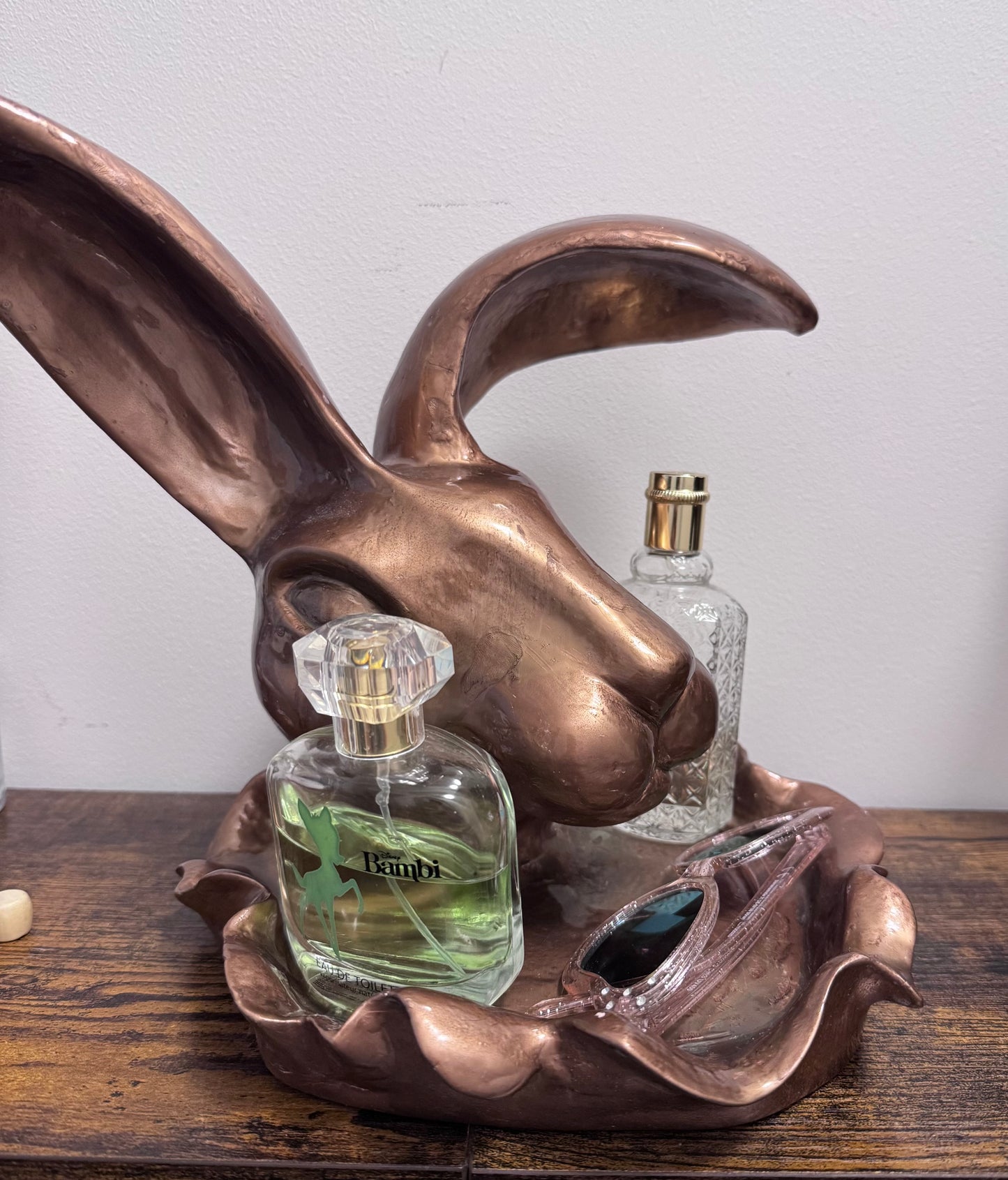 Massive Keramik-Schale "Hase" – Handgemachte Ablage für Schlüssel & Deko
