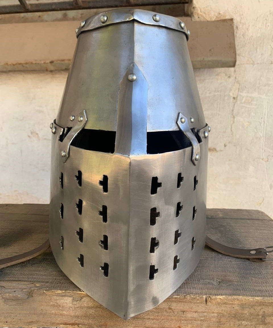 Topfhelm "Bolzano" (14. Jh.) –Polierter Stahl & Profi-Polsterung (2мм)