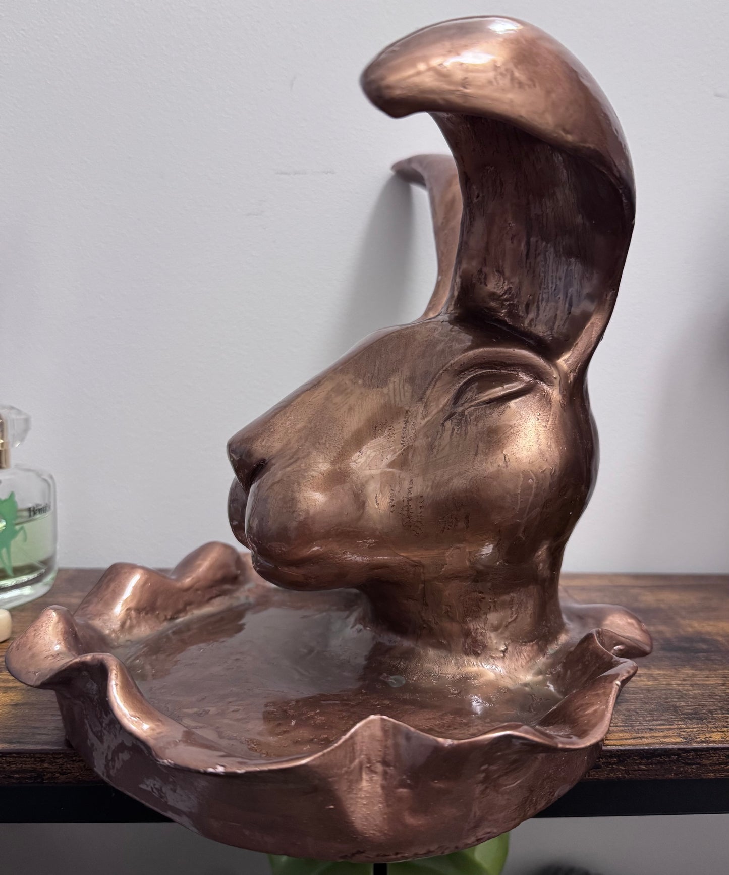 Massive Keramik-Schale "Hase" – Handgemachte Ablage für Schlüssel & Deko