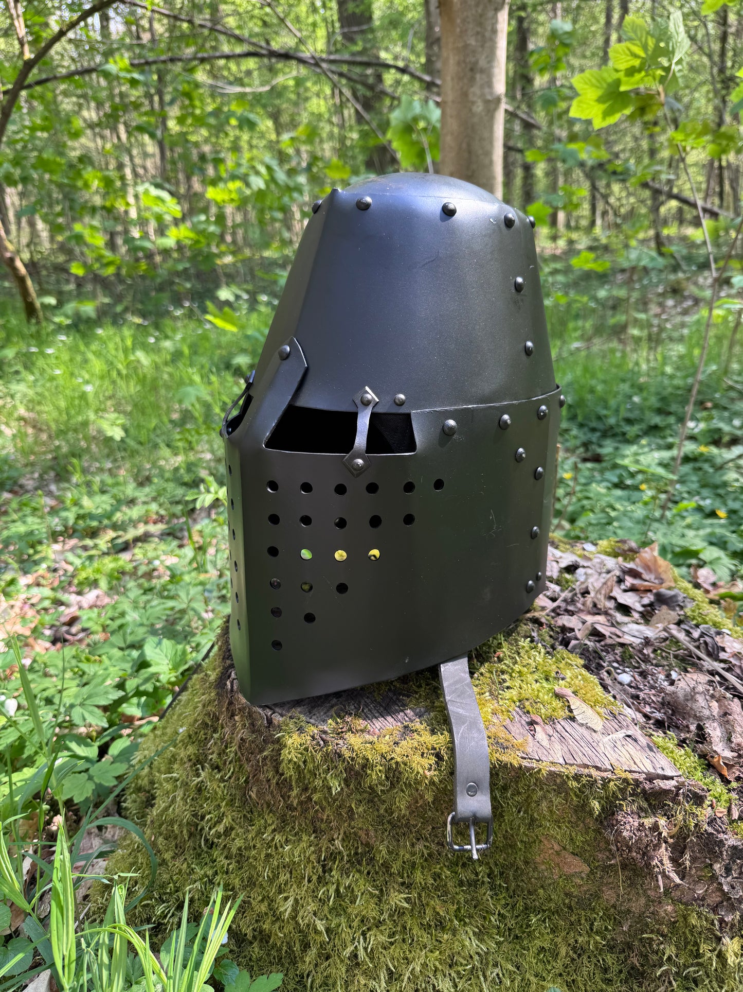 Topfhelm "Bolzano" (14. Jh.) – Schwarzes Finish & Profi-Polsterung (2mm)