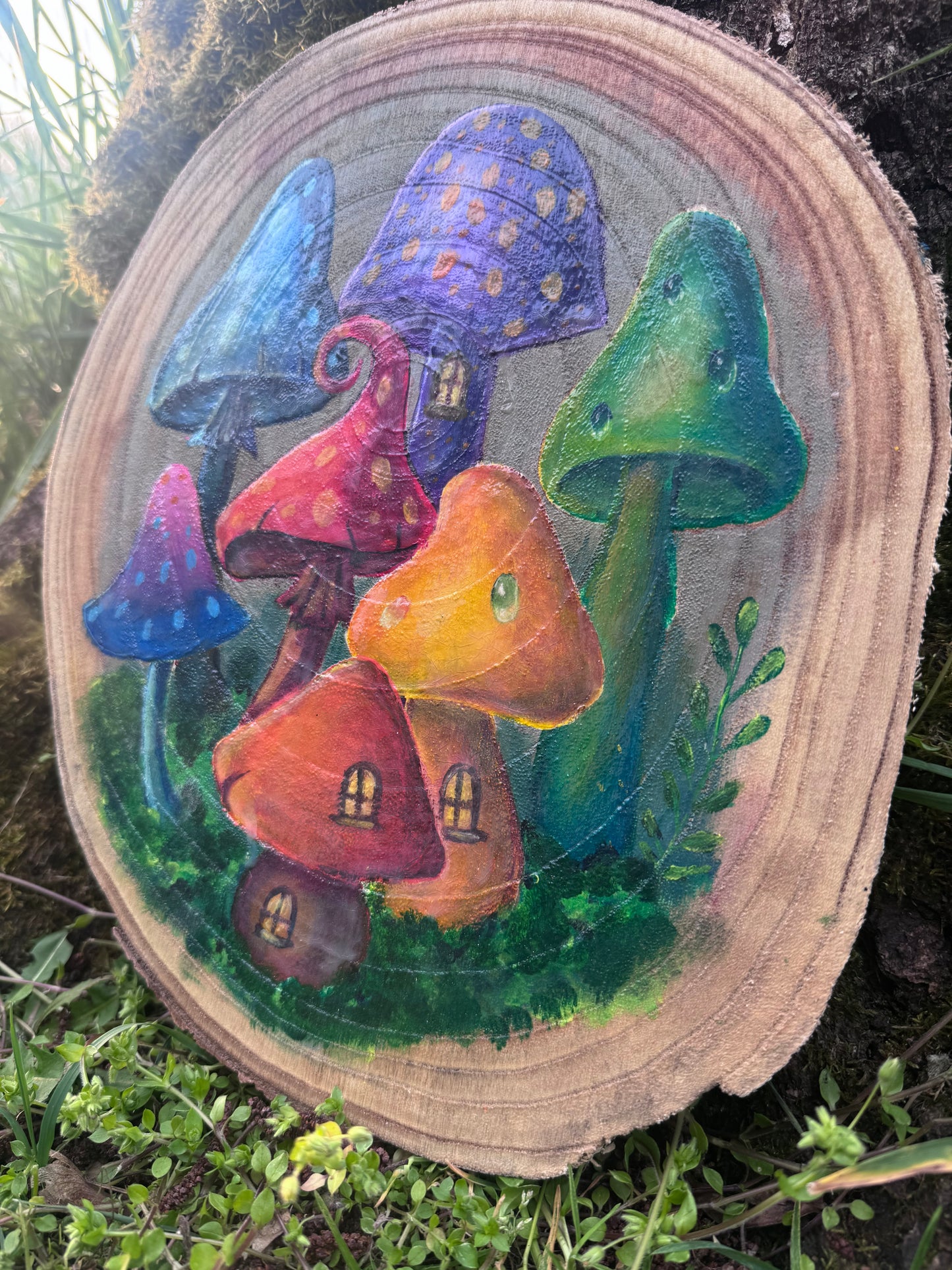 Handbemaltes Holztablett „Magische Pilze“ – Unikat Wanddeko & Kunsthandwerk