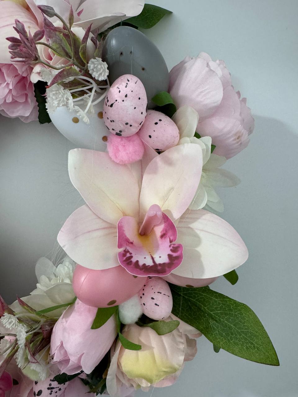 Handgefertigter Osterkranz in Rosa & Grau – Unikat