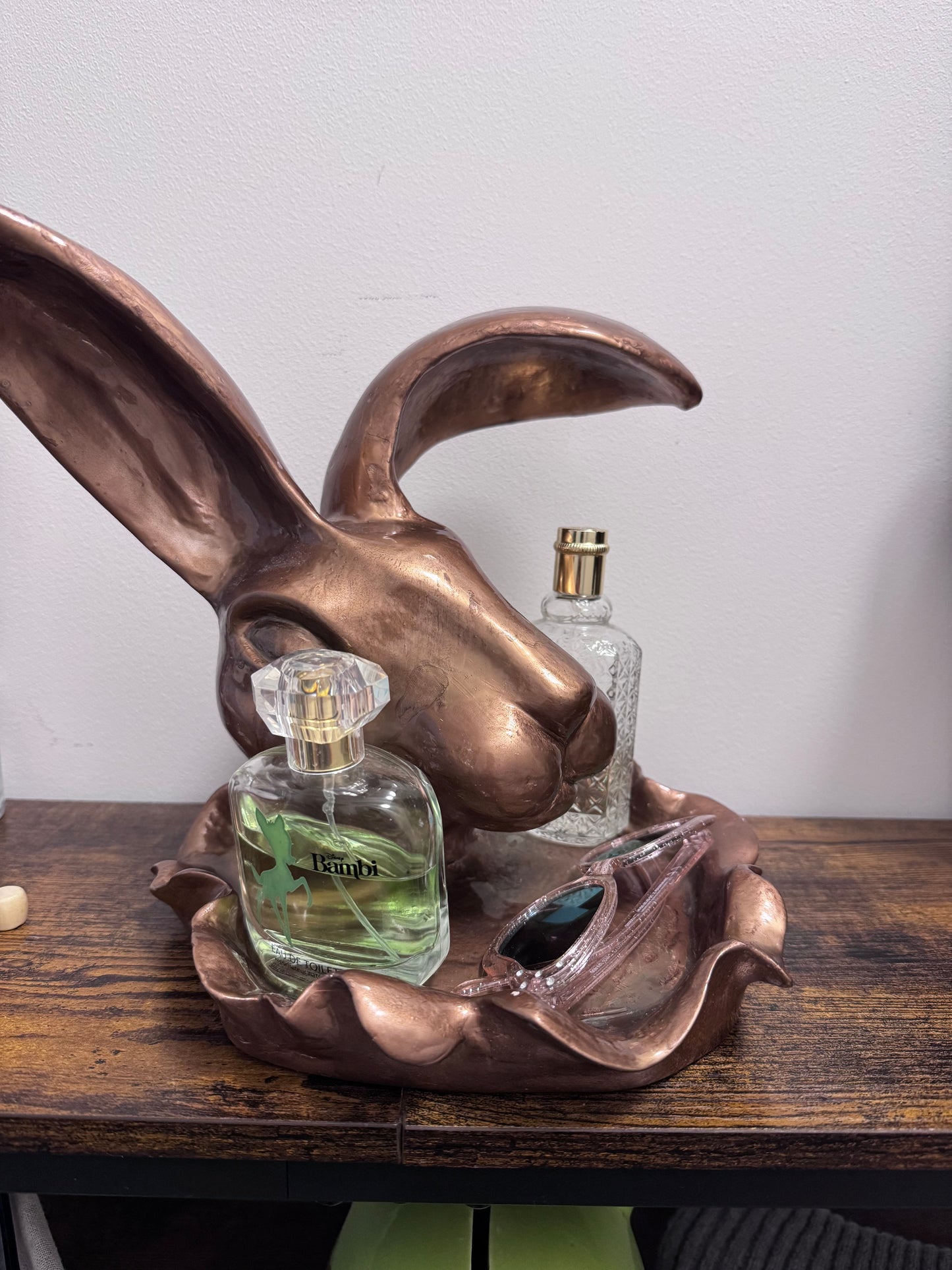 Massive Keramik-Schale "Hase" – Handgemachte Ablage für Schlüssel & Deko
