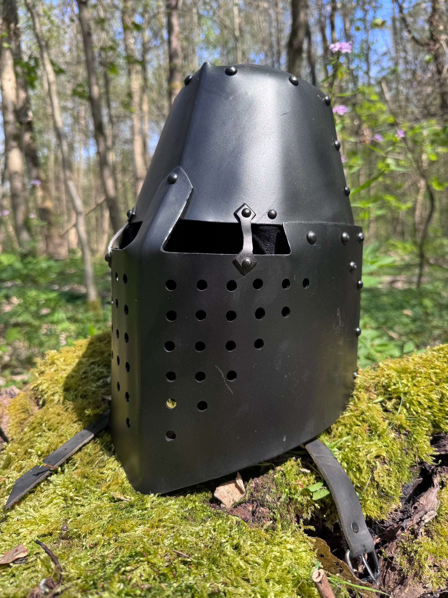 Topfhelm "Bolzano" (14. Jh.) – Schwarzes Finish & Profi-Polsterung (2mm)