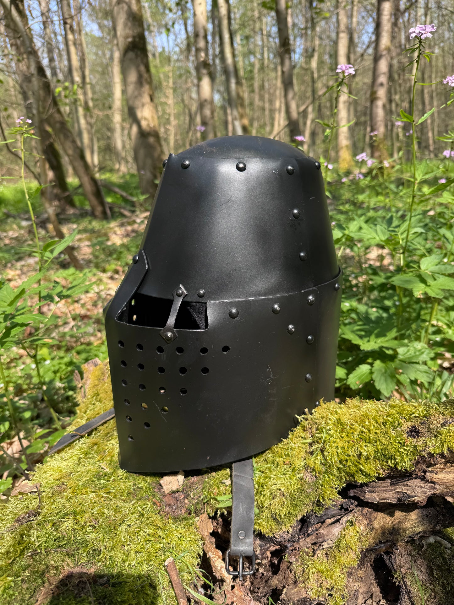 Topfhelm "Bolzano" (14. Jh.) – Schwarzes Finish & Profi-Polsterung (2mm)
