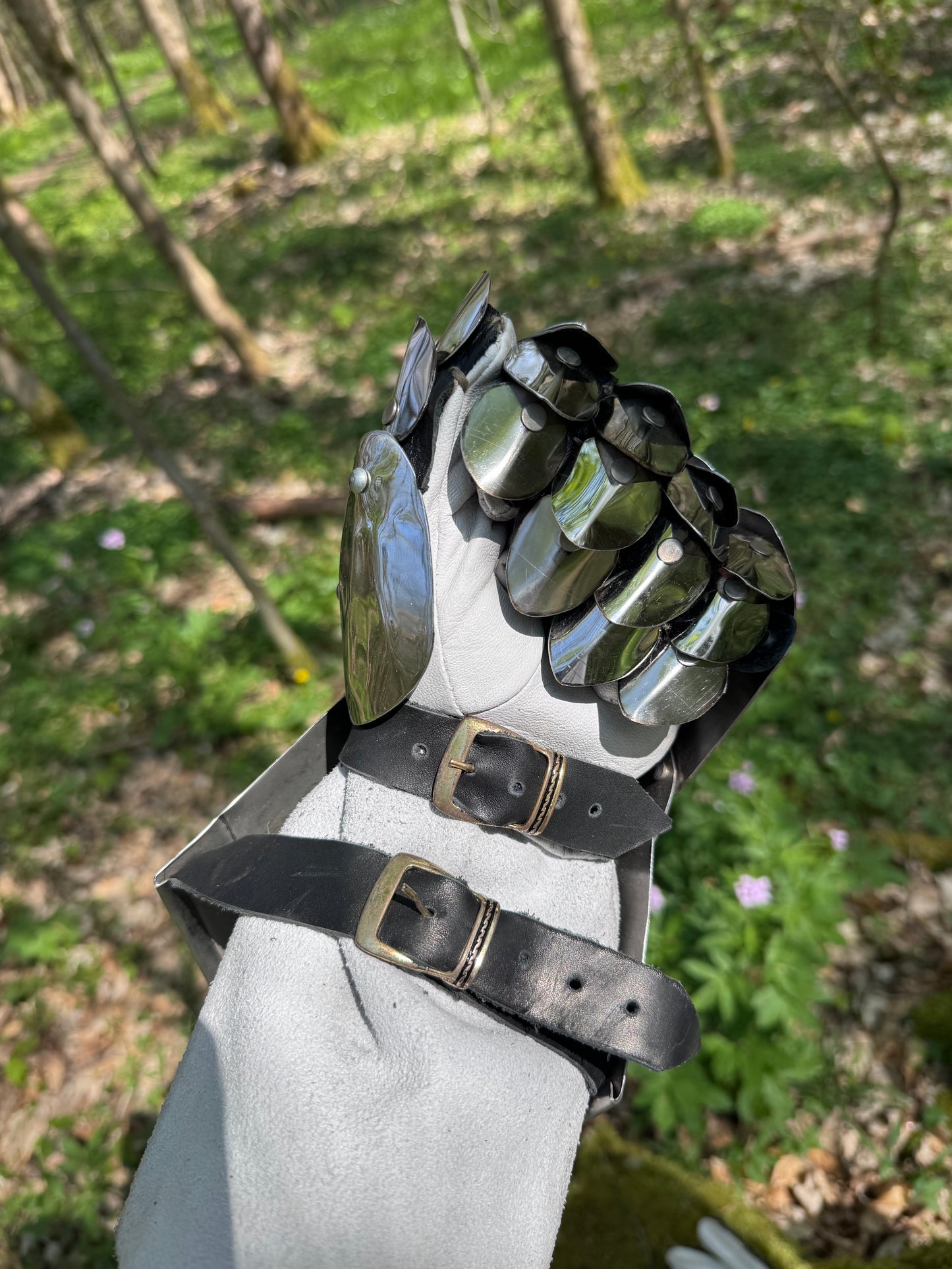 Mittelalterliche Sanduhrhandschuhe aus Edelstahl (1,0-1,2 mm) – Rostfrei & LARP-bereit