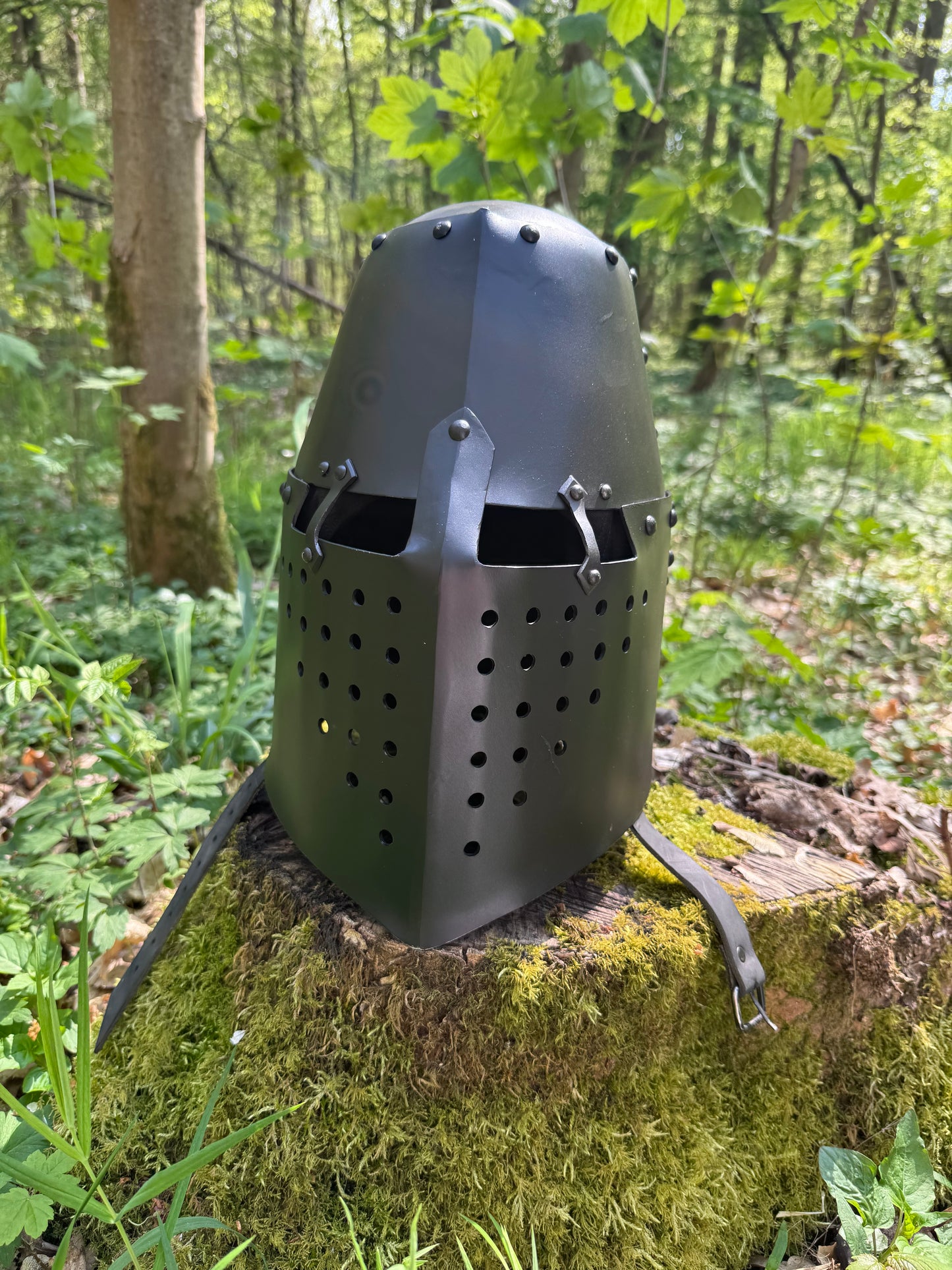 Topfhelm "Bolzano" (14. Jh.) – Schwarzes Finish & Profi-Polsterung (2mm)