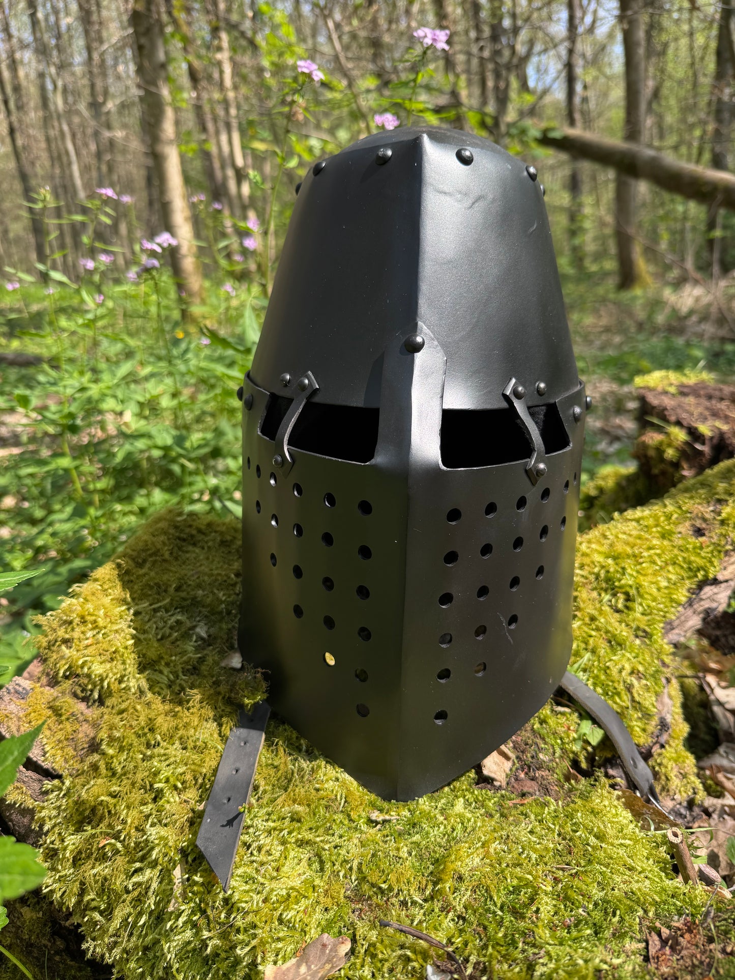 Topfhelm "Bolzano" (14. Jh.) – Schwarzes Finish & Profi-Polsterung (2mm)