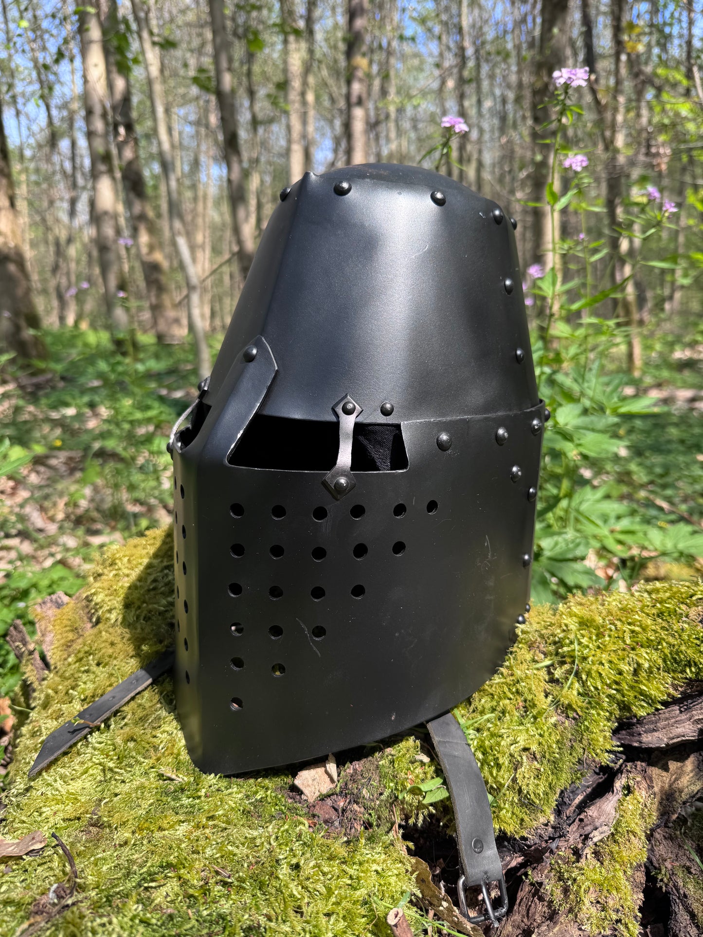Topfhelm "Bolzano" (14. Jh.) – Schwarzes Finish & Profi-Polsterung (2mm)
