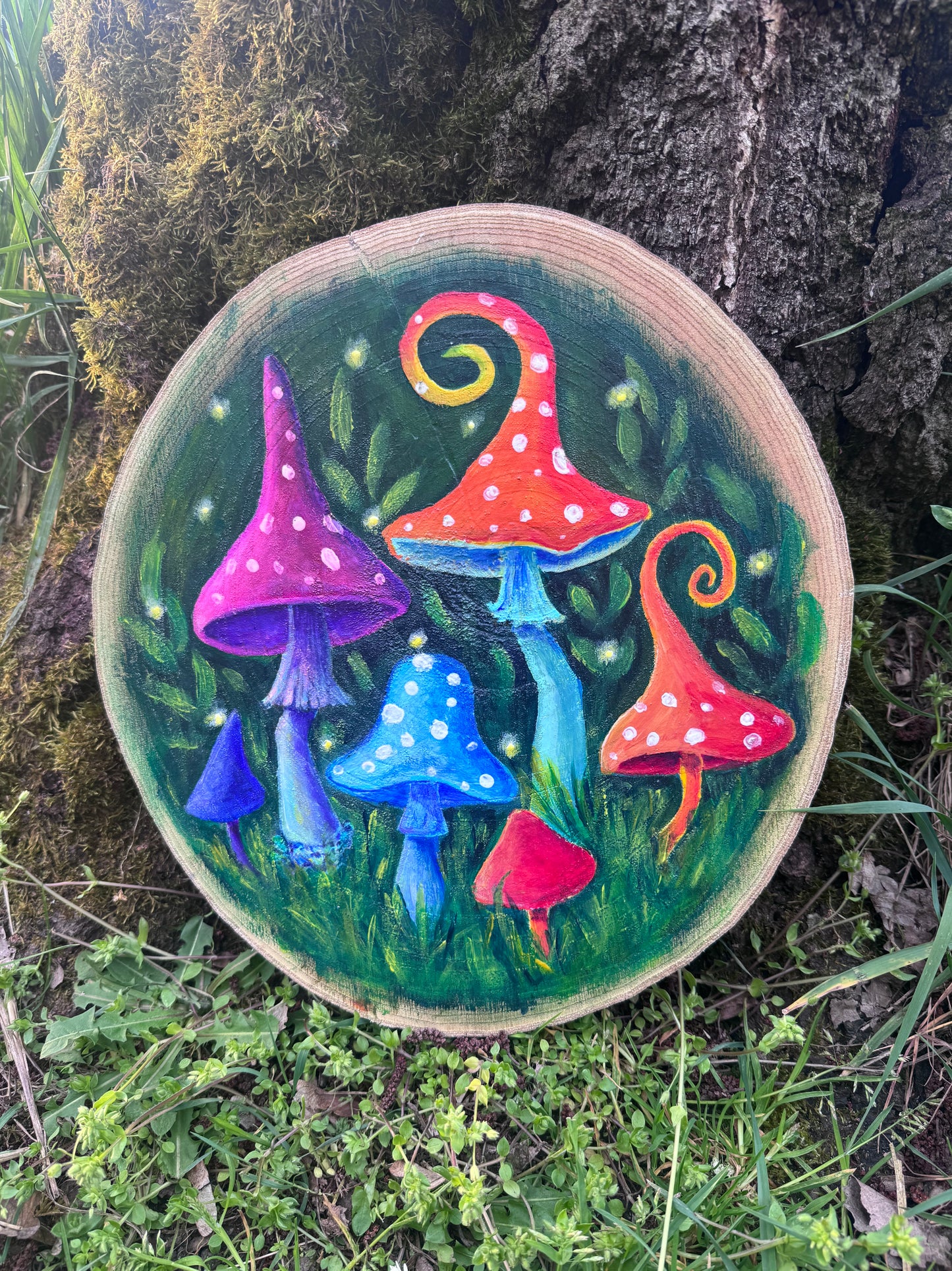 Handbemaltes Holztablett „Magische Pilze“ – Unikat Wanddeko & Kunsthandwerk