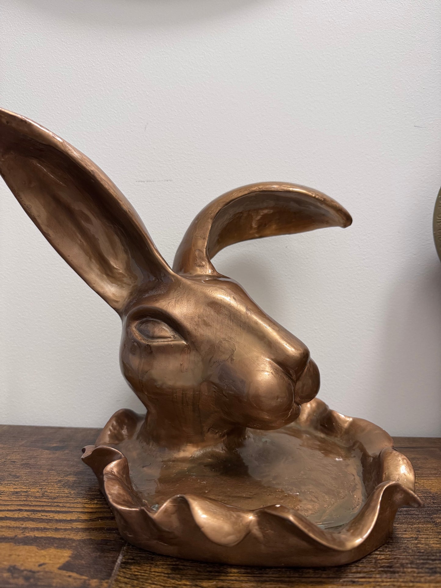 Massive Keramik-Schale "Hase" – Handgemachte Ablage für Schlüssel & Deko