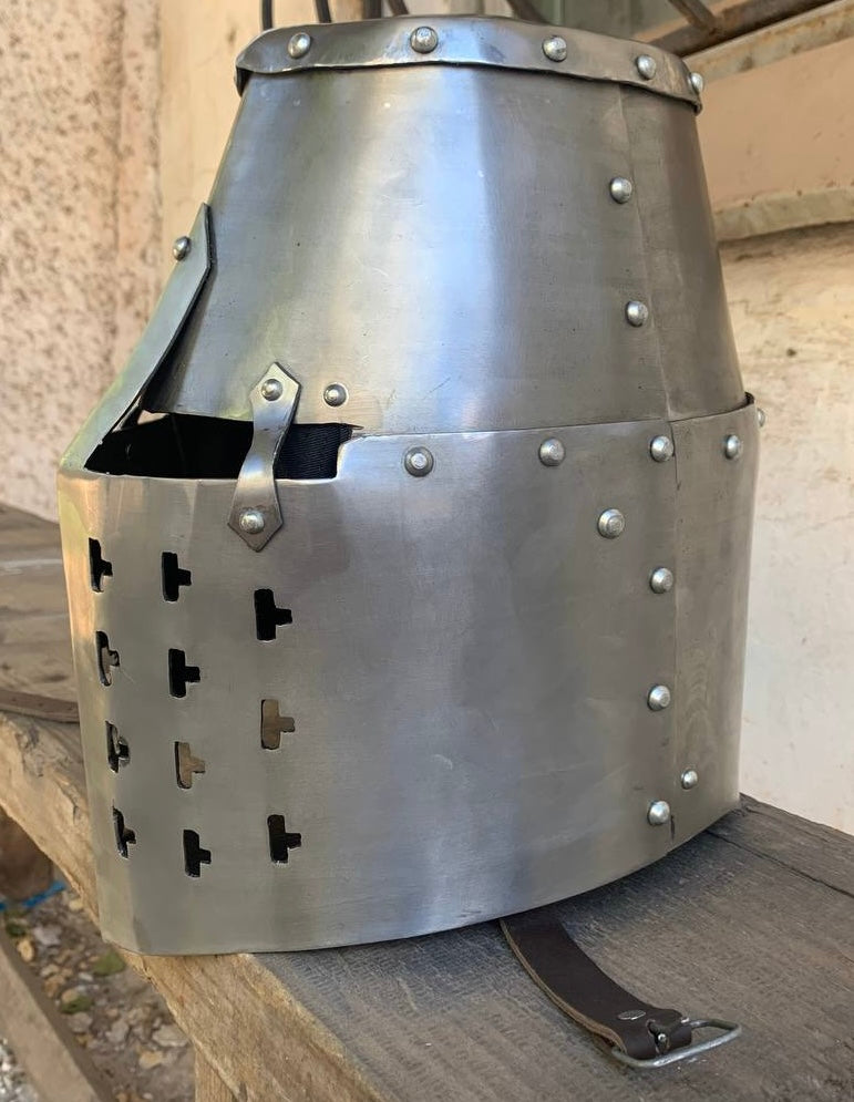 Topfhelm "Bolzano" (14. Jh.) –Polierter Stahl & Profi-Polsterung (2мм)