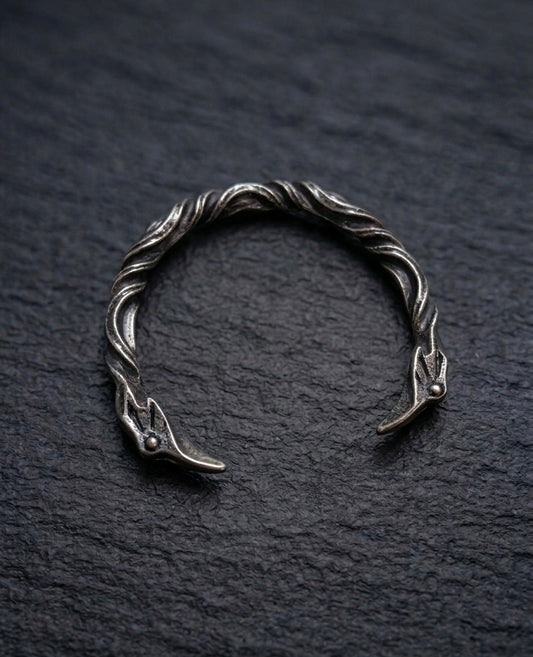 Wikinger-Armreif "Odins Raben" – Handgeschmiedete Optik – Nordischer Söldner-Schmuck